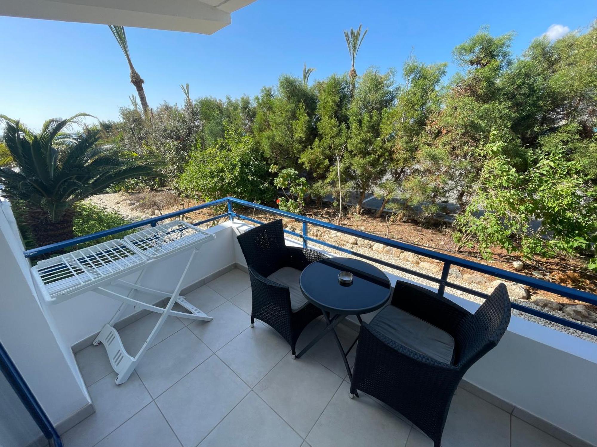 Vrachia Beach Hotel & Suites - Adults Only Kissonerga Rum bild