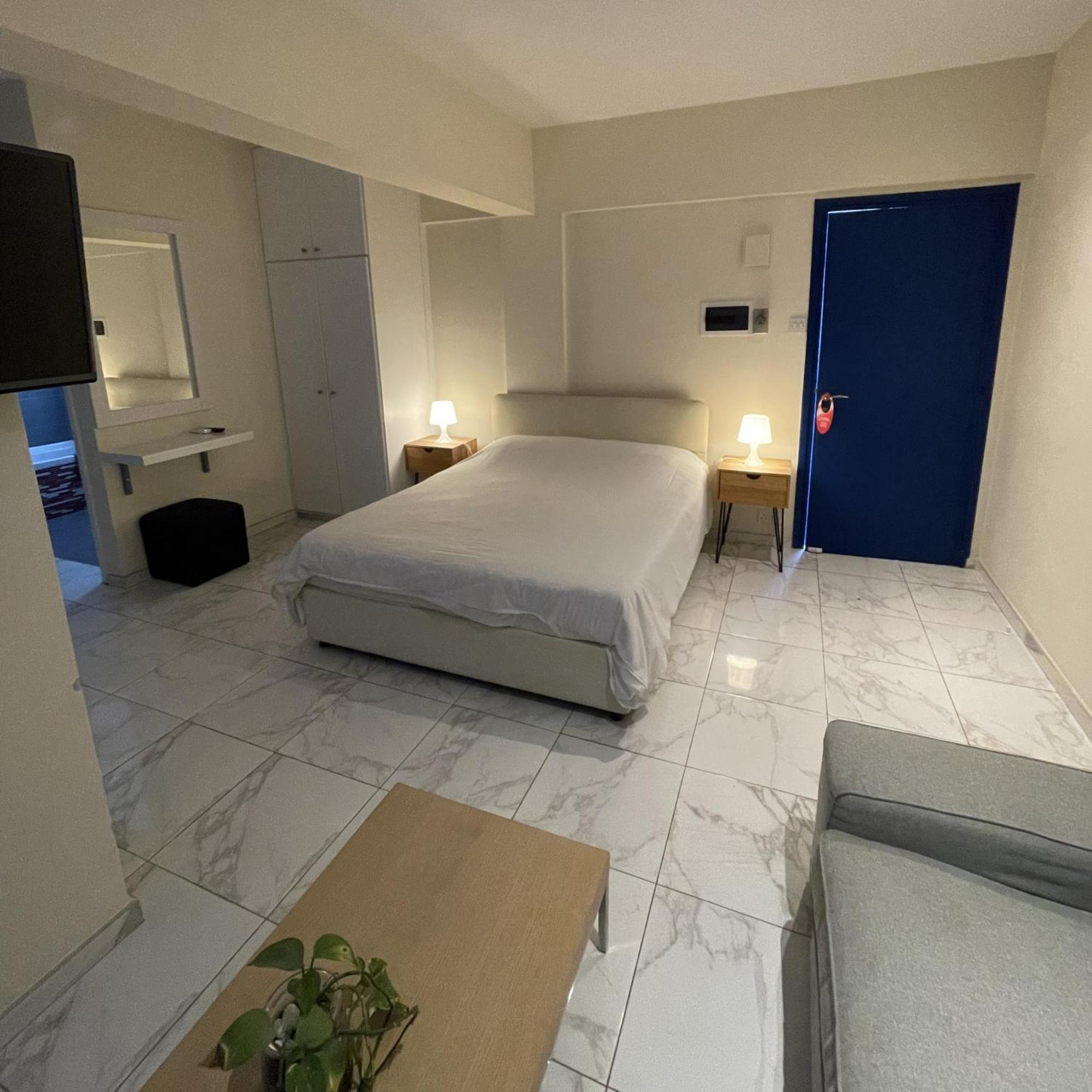 Vrachia Beach Hotel & Suites - Adults Only Kissonerga Rum bild
