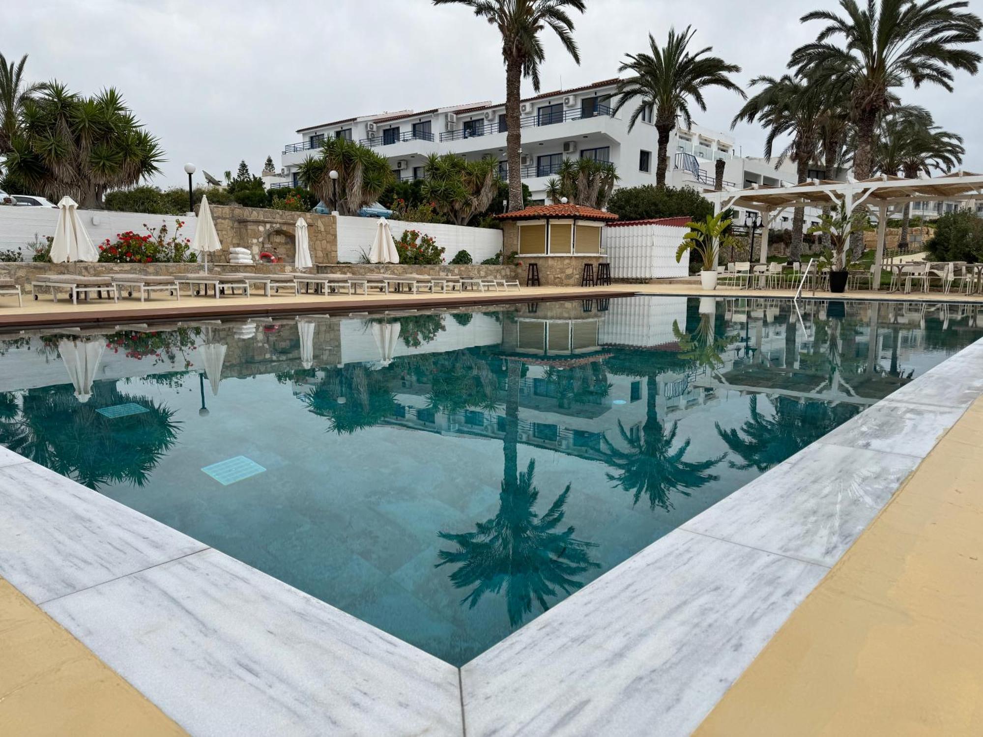 Vrachia Beach Hotel & Suites - Adults Only Kissonerga Exteriör bild